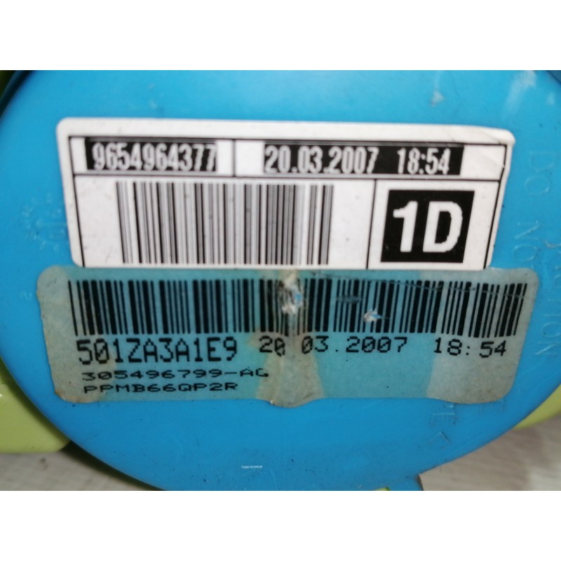 Recambio de cinturon seguridad delantero derecho para citroën c4 picasso exclusive referencia OEM IAM 9654964377 305496799 5 PUE