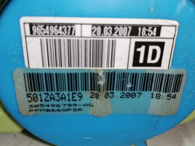 Recambio de cinturon seguridad delantero derecho para citroën c4 picasso exclusive referencia OEM IAM 9654964377 305496799 5 PUE