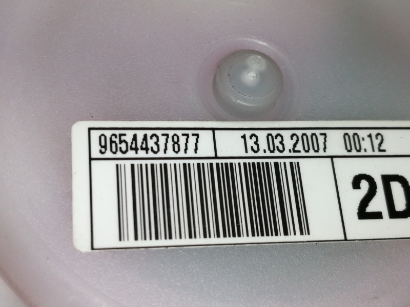 Recambio de cinturon seguridad trasero derecho para citroën c4 picasso exclusive referencia OEM IAM 9654437877  