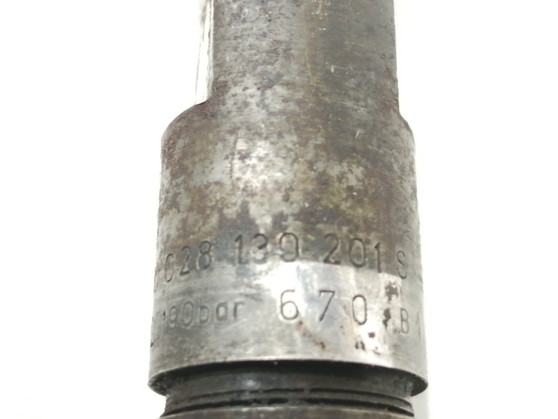 Recambio de inyector para volkswagen passat berlina (3b2) comfortline referencia OEM IAM 028130201S 2FHKBEL58P 