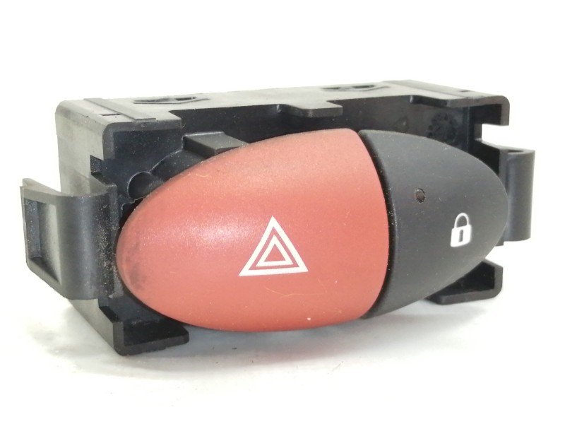 Recambio de warning para renault master kombi l2h2 3,3t referencia OEM IAM E3160601  