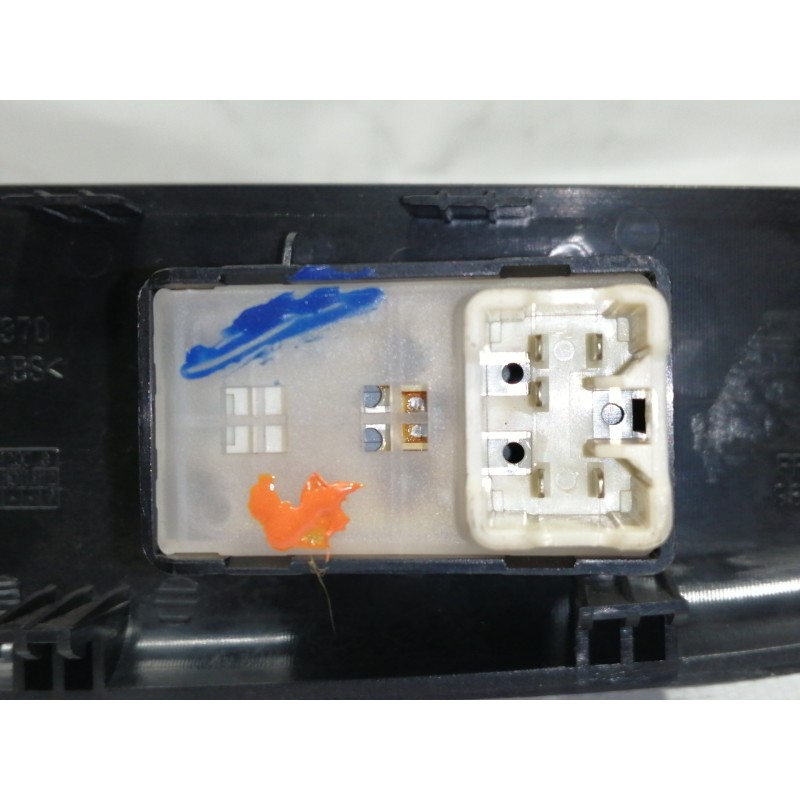 Recambio de mando elevalunas delantero derecho para chevrolet matiz s referencia OEM IAM 96563823  