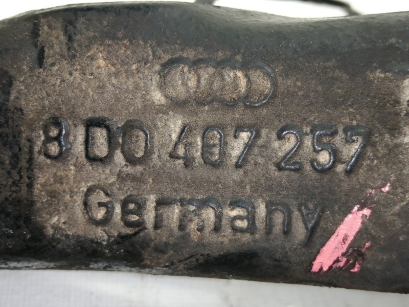 Recambio de mangueta delantera izquierda para volkswagen passat berlina (3b2) comfortline referencia OEM IAM 8D0407257  