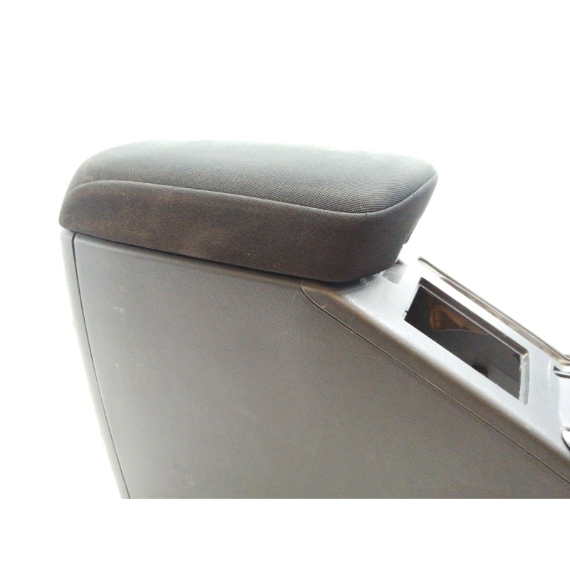 Recambio de apoyabrazos central para toyota rav 4 (a3) advance referencia OEM IAM 5881142030  