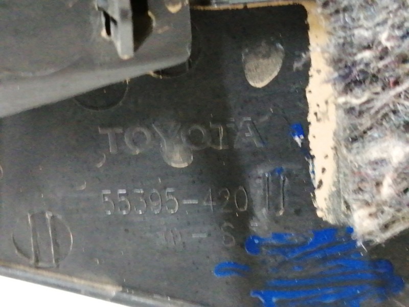 Recambio de apoyabrazos central para toyota rav 4 (a3) advance referencia OEM IAM 5881142030  