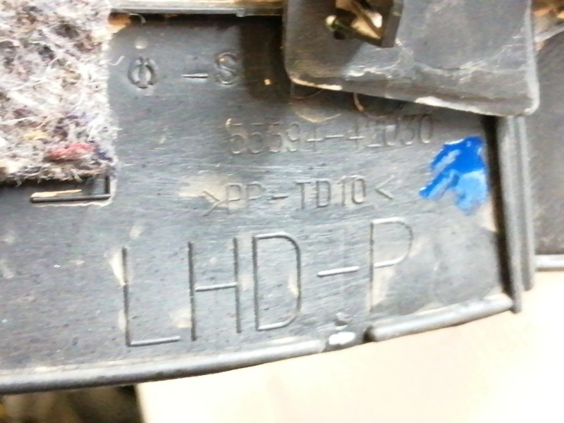 Recambio de apoyabrazos central para toyota rav 4 (a3) advance referencia OEM IAM 5881142030  