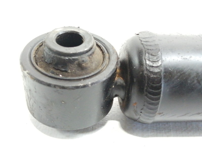 Recambio de amortiguador trasero derecho para toyota rav 4 (a3) advance referencia OEM IAM 349024KYB  