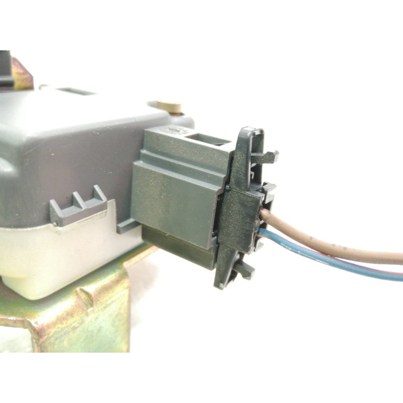 Recambio de cerradura maletero / porton para volkswagen touareg (7la) tdi r5 referencia OEM IAM 7L0827506D  