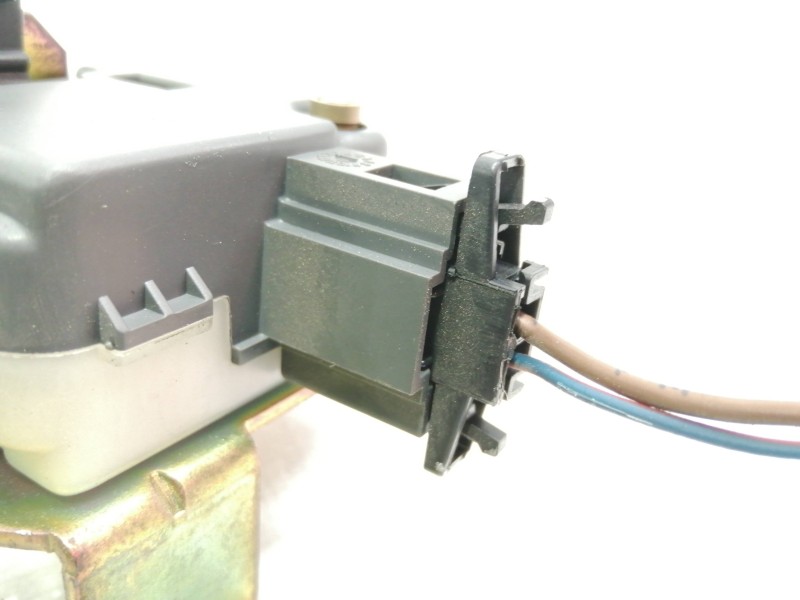 Recambio de cerradura maletero / porton para volkswagen touareg (7la) tdi r5 referencia OEM IAM 7L0827506D  