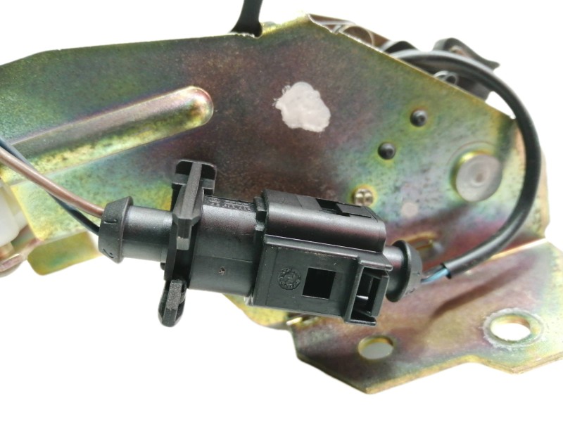 Recambio de cerradura maletero / porton para volkswagen touareg (7la) tdi r5 referencia OEM IAM 7L0827506D  