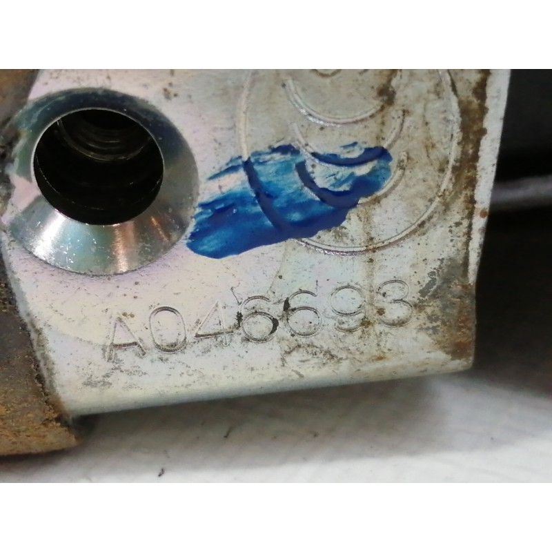 Recambio de cerradura puerta trasera derecha para toyota rav 4 (a3) advance referencia OEM IAM A046693  