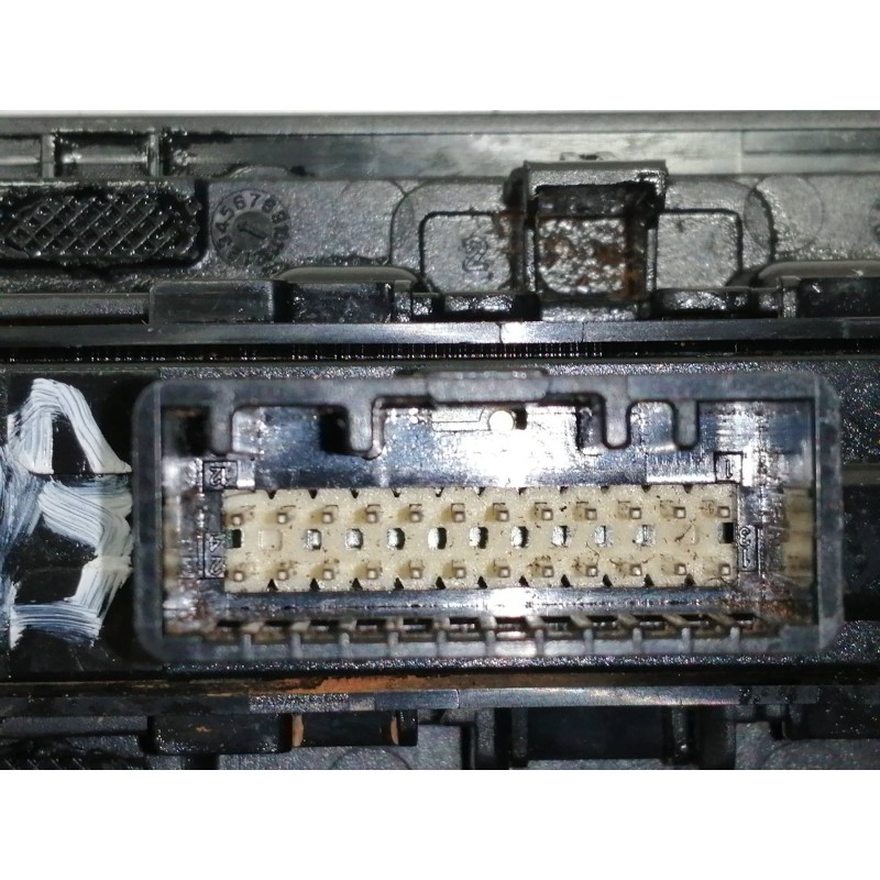 Recambio de moldura para renault megane iv berlina 5p 1.2 tce energy referencia OEM IAM 1674229X  