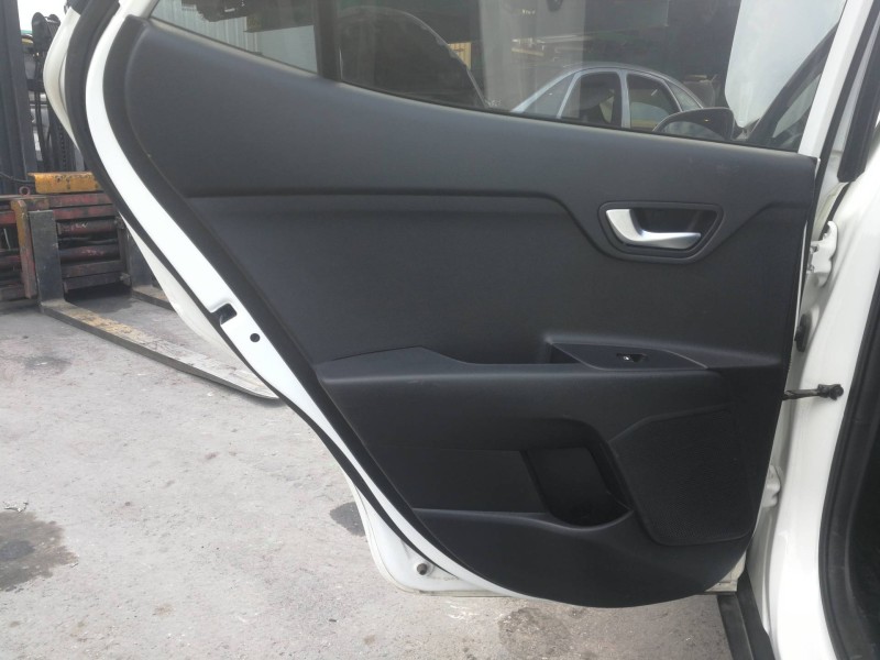 Recambio de guarnecido puerta trasera izquierda para kia stonic (ybcuv) business referencia OEM IAM 83301H8510WK 83710H8010 