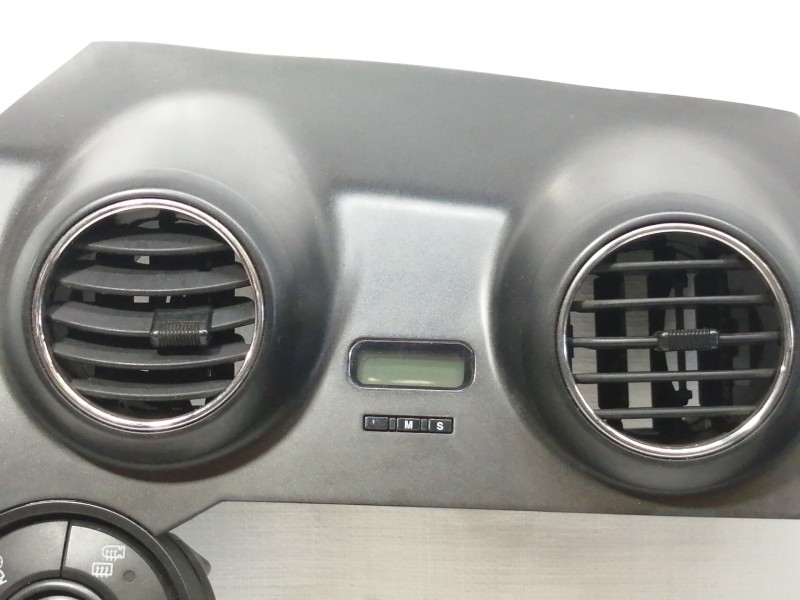 Recambio de rejilla aireadora para ssangyong actyon 200 xdi referencia OEM IAM 7661031000  