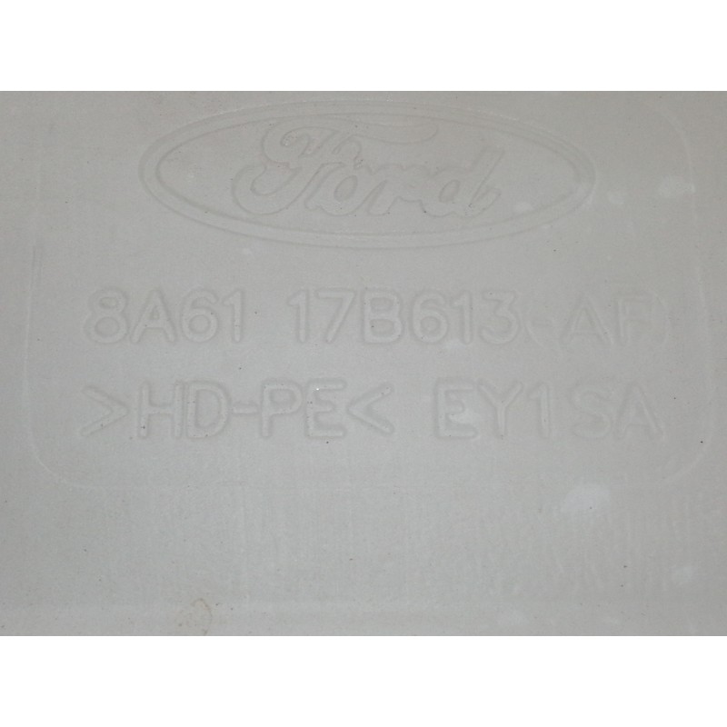 Recambio de deposito limpia para ford fiesta (cb1) trend referencia OEM IAM 8A6117B613AF  