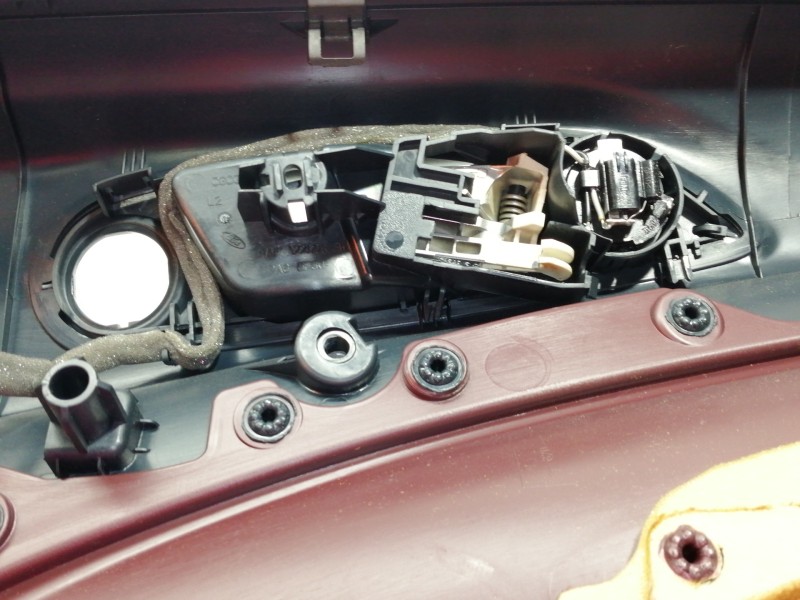 Recambio de guarnecido puerta delantera izquierda para ford fiesta (cb1) trend referencia OEM IAM 8A61A23943A  