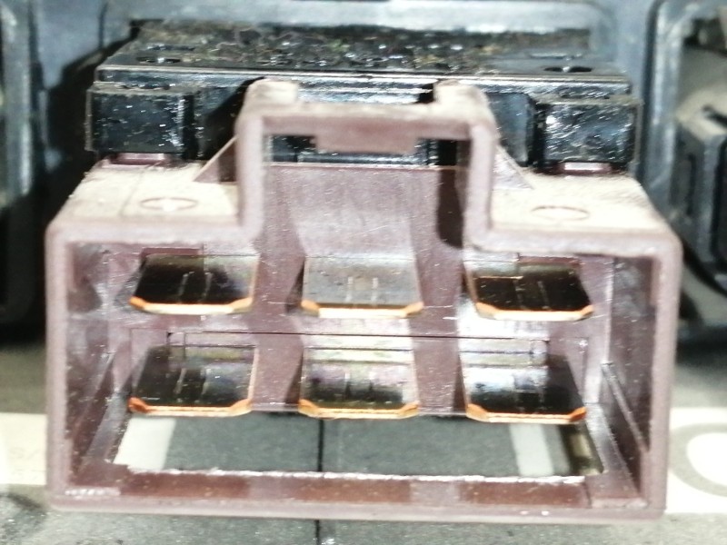 Recambio de warning para renault koleos dynamique pack2 referencia OEM IAM 68485JY00A  