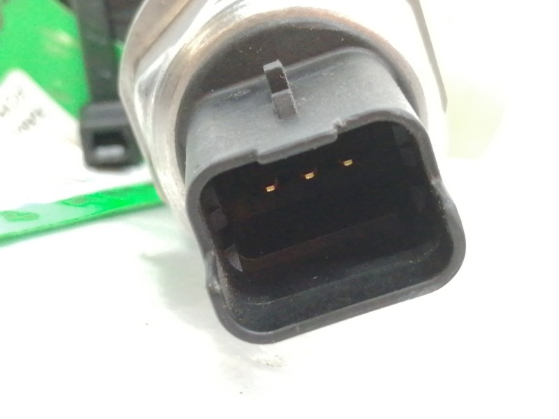 Recambio de rampa inyectora para ford fiesta (cb1) trend referencia OEM IAM 968529758002  