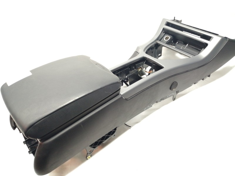 Recambio de apoyabrazos central para bmw x5 (e53) 3.0d referencia OEM IAM 51168402933  