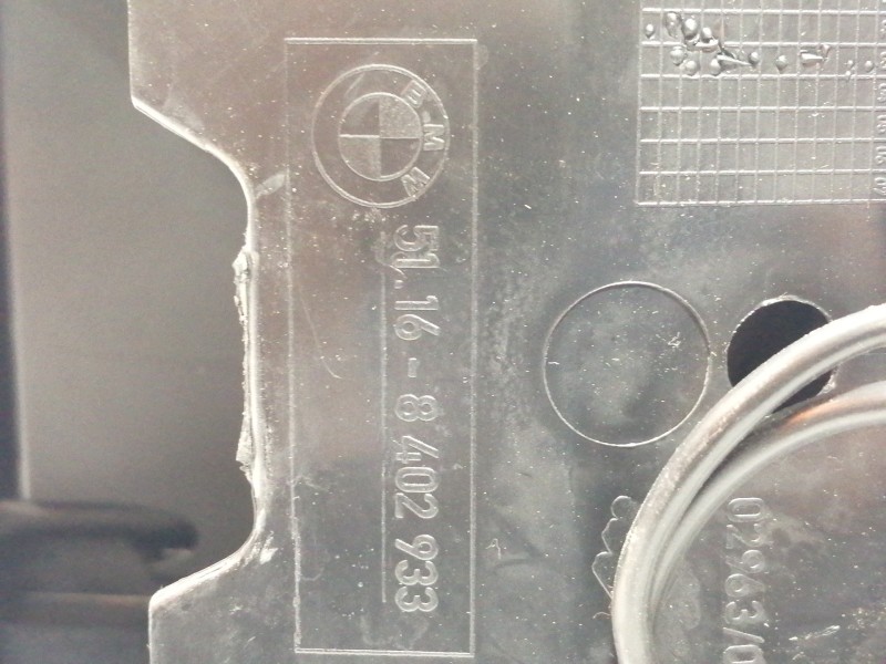 Recambio de apoyabrazos central para bmw x5 (e53) 3.0d referencia OEM IAM 51168402933  