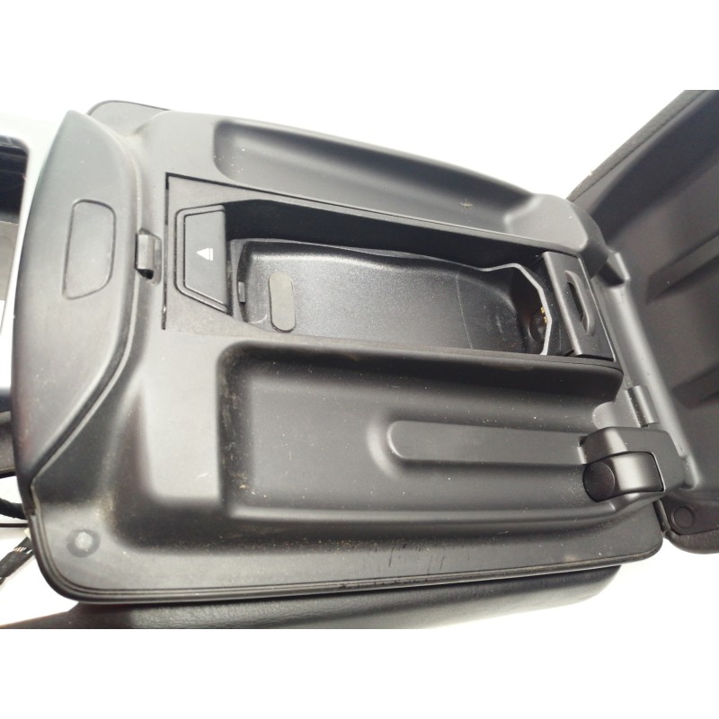 Recambio de apoyabrazos central para bmw x5 (e53) 3.0d referencia OEM IAM 51168402933  
