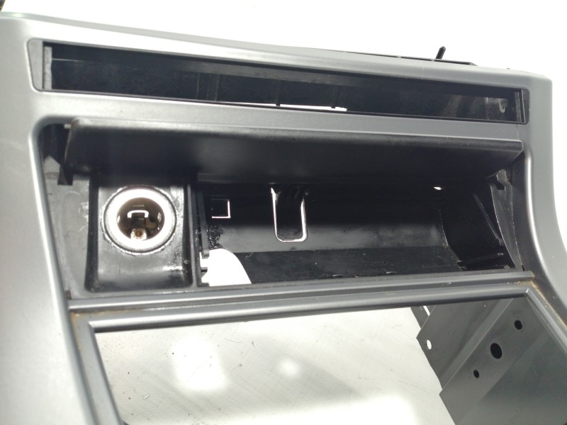 Recambio de apoyabrazos central para bmw x5 (e53) 3.0d referencia OEM IAM 51168402933  