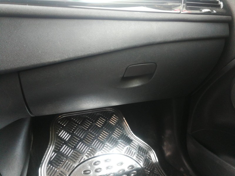 Recambio de guantera para renault megane iii sport tourer emotion referencia OEM IAM 681080008R  