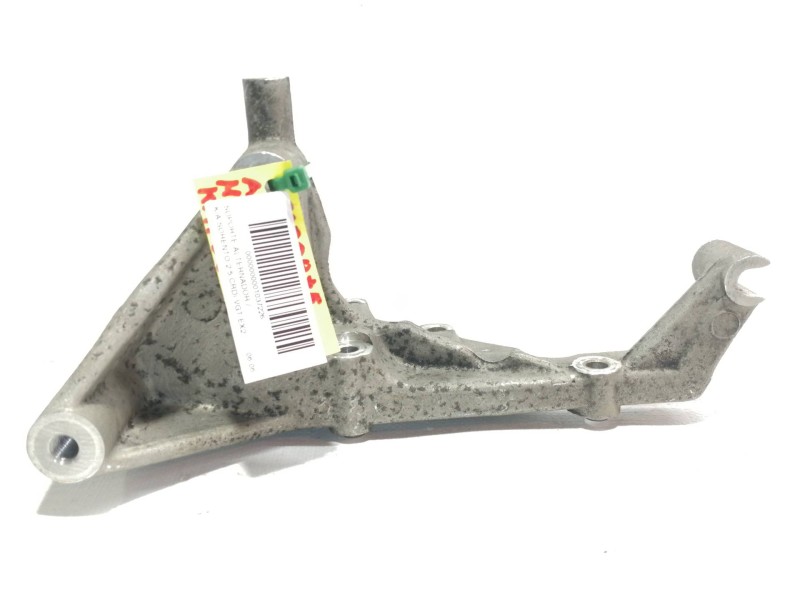 Recambio de soporte alternador para kia sorento 2.5 crdi vgt ex2 referencia OEM IAM   