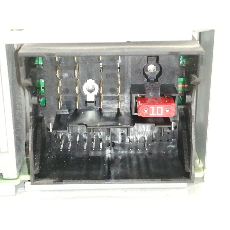 Recambio de sistema audio / radio cd para renault megane iii sport tourer emotion referencia OEM IAM 281155040R  