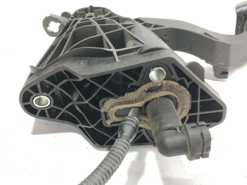 Recambio de pedal embrague para seat ibiza sc (6j1) stylance / style referencia OEM IAM 6R1721059  