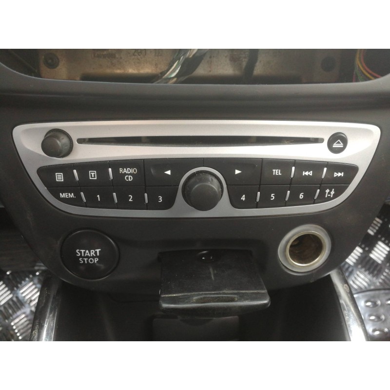 Recambio de sistema audio / radio cd para renault megane iii sport tourer emotion referencia OEM IAM 281155040R  