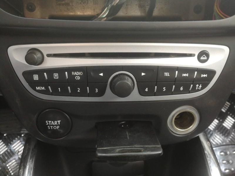 Recambio de sistema audio / radio cd para renault megane iii sport tourer emotion referencia OEM IAM 281155040R  