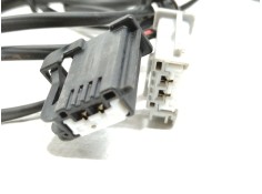 Recambio de enganche cinturon trasero central para opel adam glam ecoflex referencia OEM IAM 13350033   2