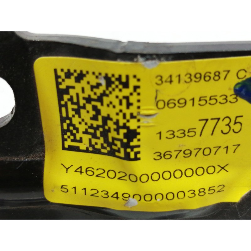 Recambio de enganche cinturon trasero central para opel adam glam ecoflex referencia OEM IAM 13350033  