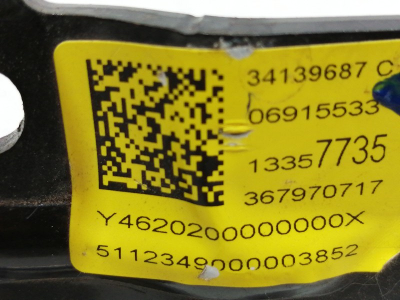 Recambio de enganche cinturon trasero central para opel adam glam ecoflex referencia OEM IAM 13350033  