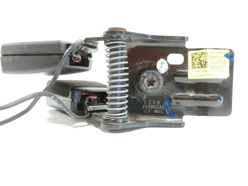 Recambio de enganche cinturon trasero central para opel adam glam ecoflex referencia OEM IAM 13350033  