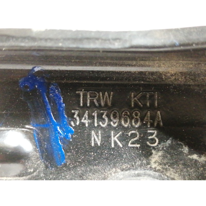 Recambio de enganche cinturon trasero central para opel adam glam ecoflex referencia OEM IAM 13350033  