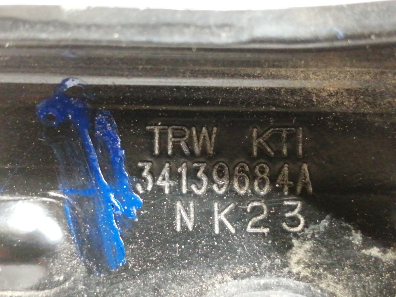 Recambio de enganche cinturon trasero central para opel adam glam ecoflex referencia OEM IAM 13350033  