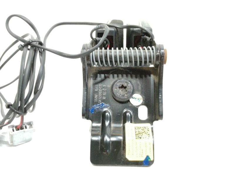 Recambio de enganche cinturon trasero central para opel adam glam ecoflex referencia OEM IAM 13350033  