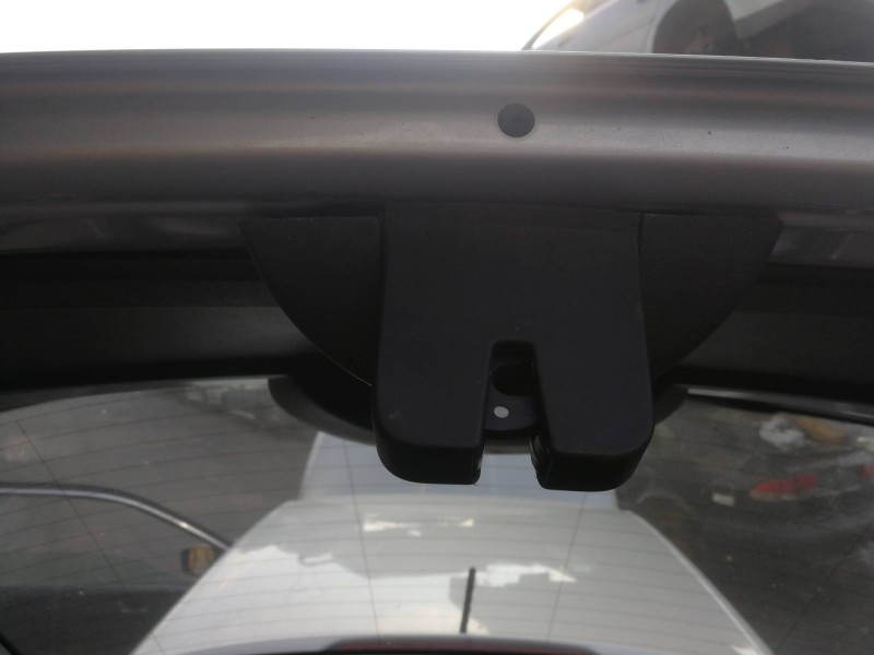 Recambio de cerradura maletero / porton para skoda fabia active referencia OEM IAM 8R0827505  
