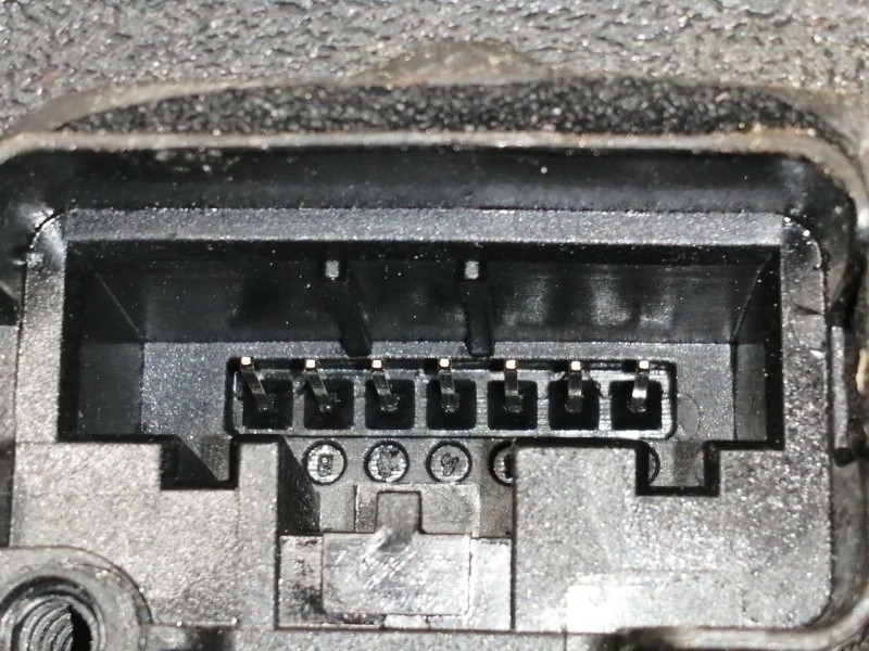 Recambio de cerradura puerta delantera derecha para skoda fabia active referencia OEM IAM 6V1837016A  