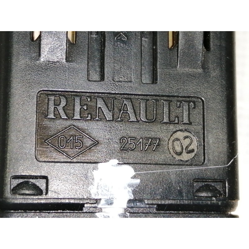 Recambio de warning para dacia sandero ambiance referencia OEM IAM 2517405  