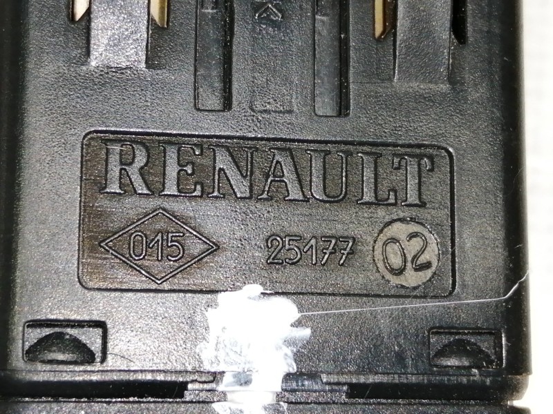 Recambio de warning para dacia sandero ambiance referencia OEM IAM 2517405  