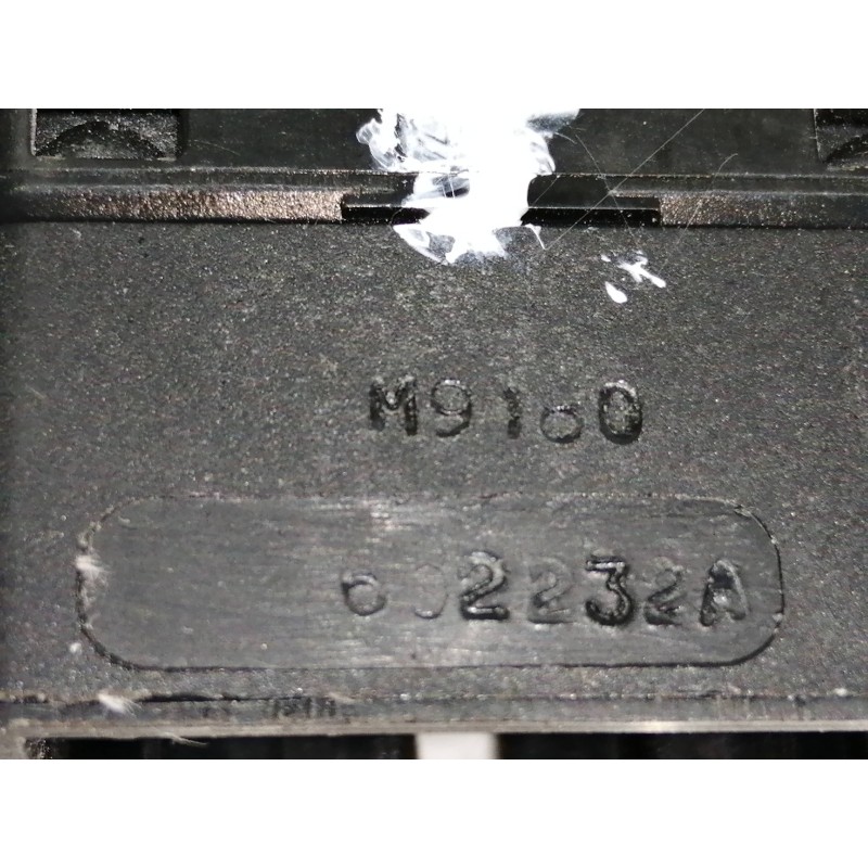 Recambio de warning para dacia sandero ambiance referencia OEM IAM 2517405  