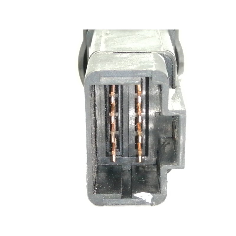 Recambio de warning para dacia sandero ambiance referencia OEM IAM 2517405  