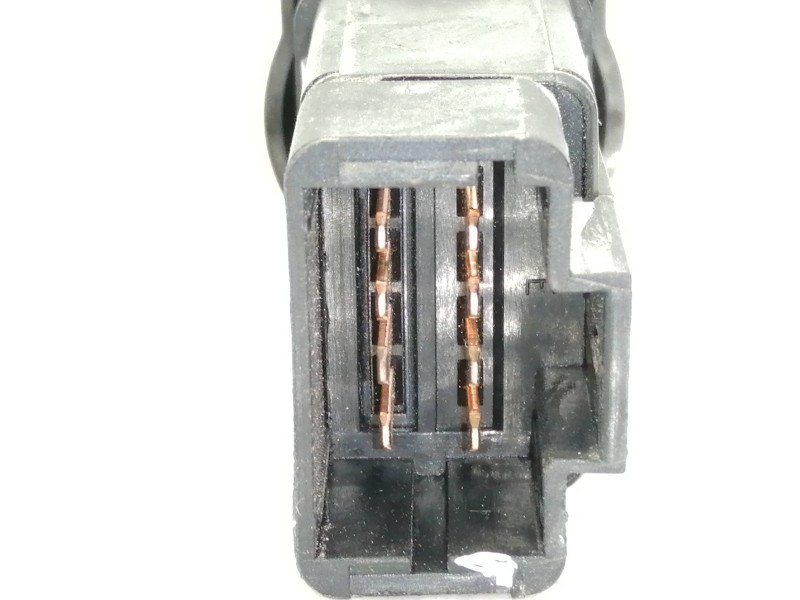 Recambio de warning para dacia sandero ambiance referencia OEM IAM 2517405  