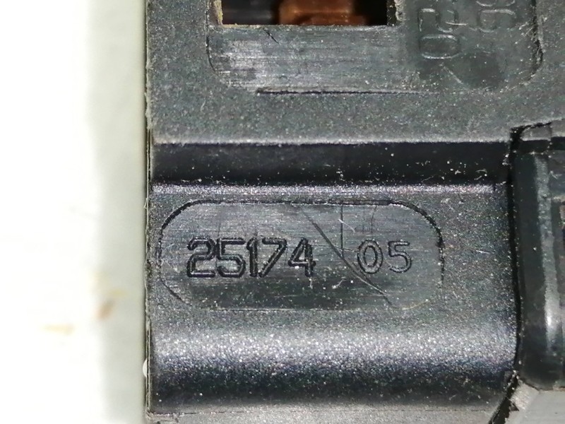 Recambio de warning para dacia sandero ambiance referencia OEM IAM 2517405  