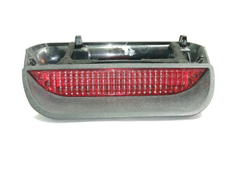 Recambio de luz central de freno para dacia sandero ambiance referencia OEM IAM 8200734823B  