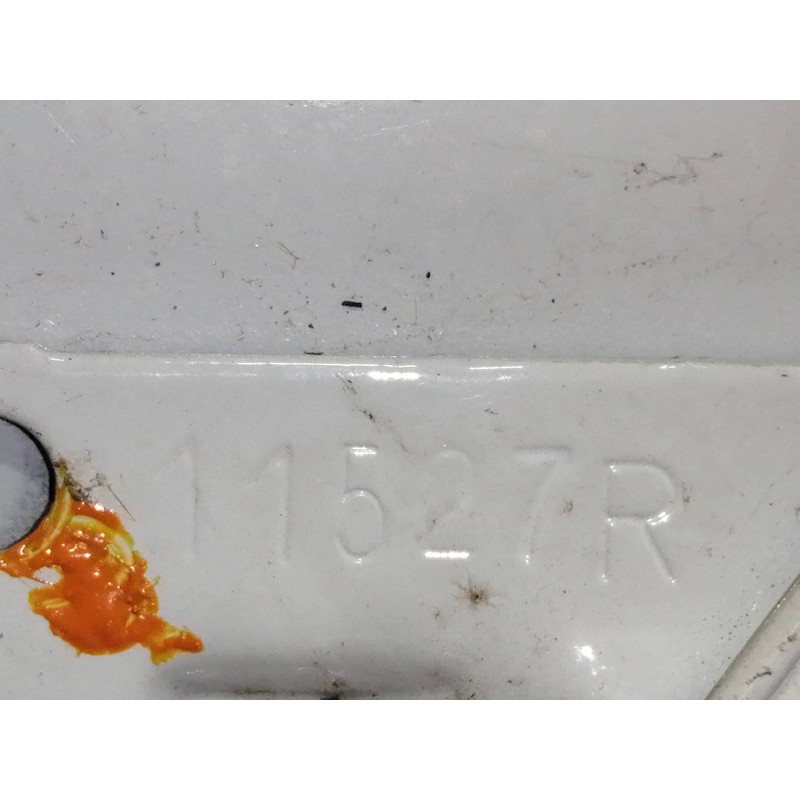 Recambio de tapa exterior combustible para dacia sandero ambiance referencia OEM IAM 11527R  