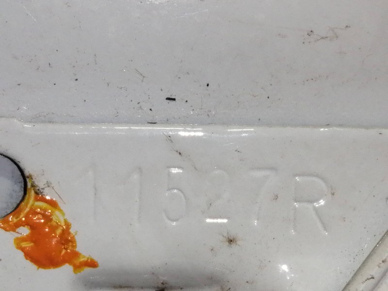 Recambio de tapa exterior combustible para dacia sandero ambiance referencia OEM IAM 11527R  